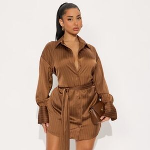 Fashion Nova Mariela Pinstripe Satin Mini Dress Brown NWT Size M SOLD OUT 🔥